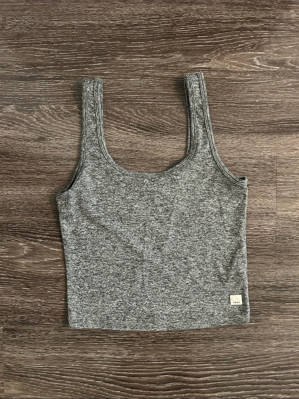 Vuori Stretch Scoop Neck Cropped Tank